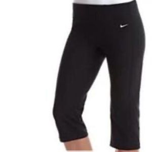 Nike Dri-Fit Cropped Running Pants size medium